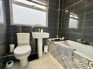 Family Bathroom- click for photo gallery